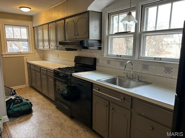 9112 Watsonia Court, Olivette, MO 63132