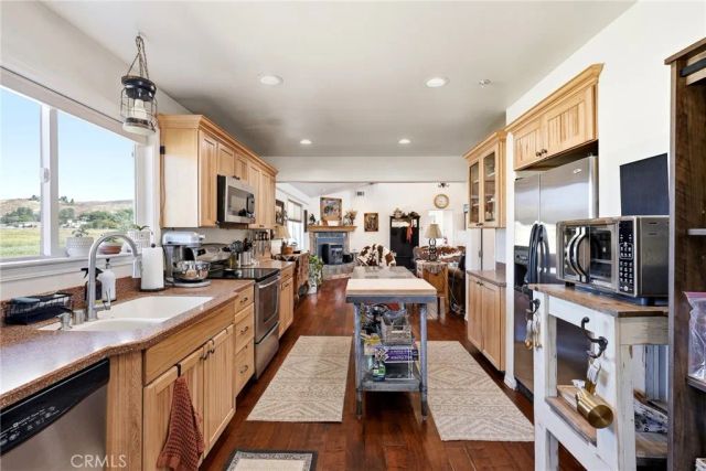 8646 Elizabeth Lake Road, Leona Valley, CA 93551