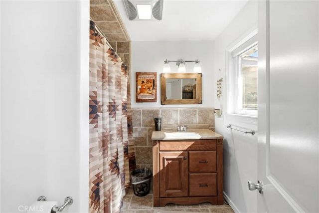 8646 Elizabeth Lake Road, Leona Valley, CA 93551