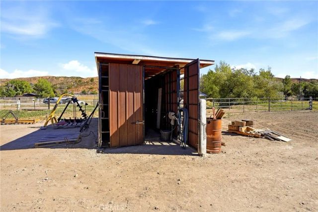 8646 Elizabeth Lake Road, Leona Valley, CA 93551