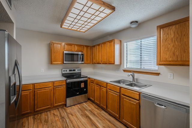 94 Morrow Drive, Bedford, TX 76021