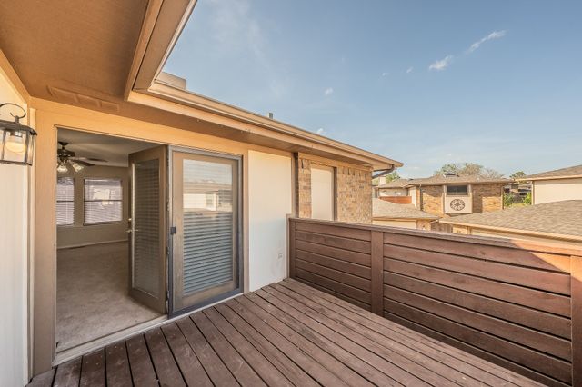 94 Morrow Drive, Bedford, TX 76021