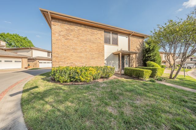 94 Morrow Drive, Bedford, TX 76021