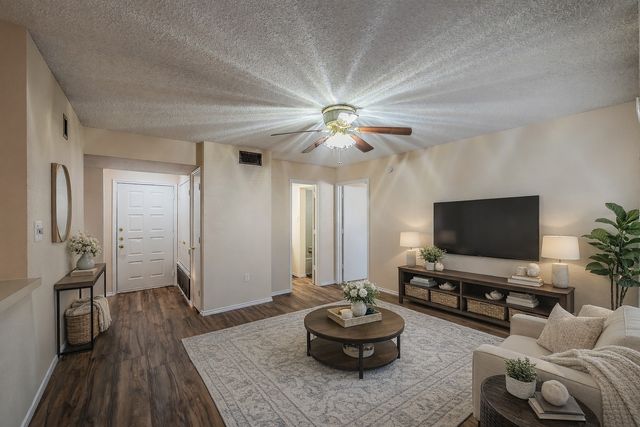 94 Morrow Drive, Bedford, TX 76021