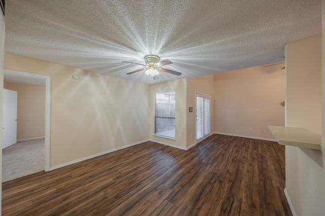 94 Morrow Drive, Bedford, TX 76021