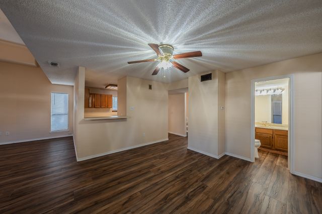 94 Morrow Drive, Bedford, TX 76021