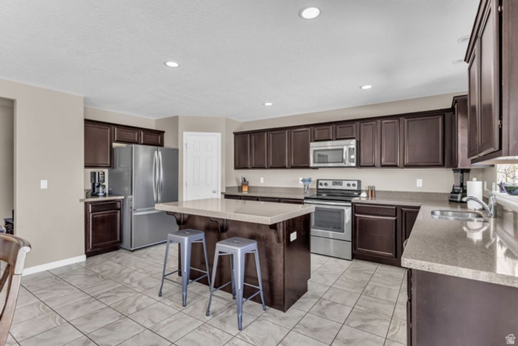 2066 W 2280 S, Woods Cross, UT 84087 — photo 2