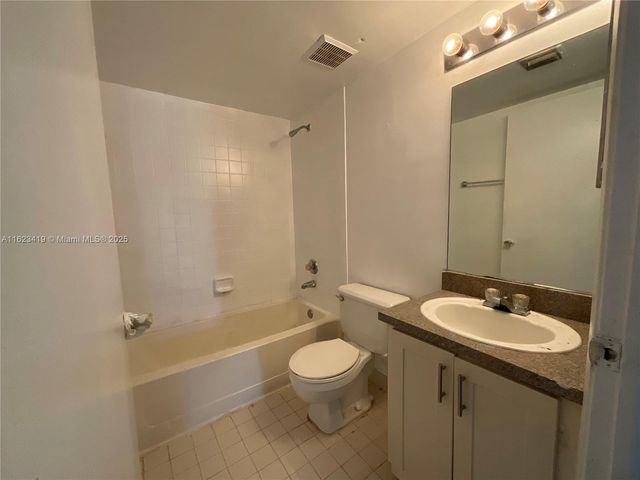 9877 Nob Hill Ct 25/9877, Sunrise, FL 33351