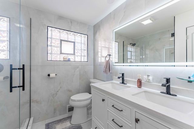 3507 N Narragansett Avenue, Chicago, IL 60634