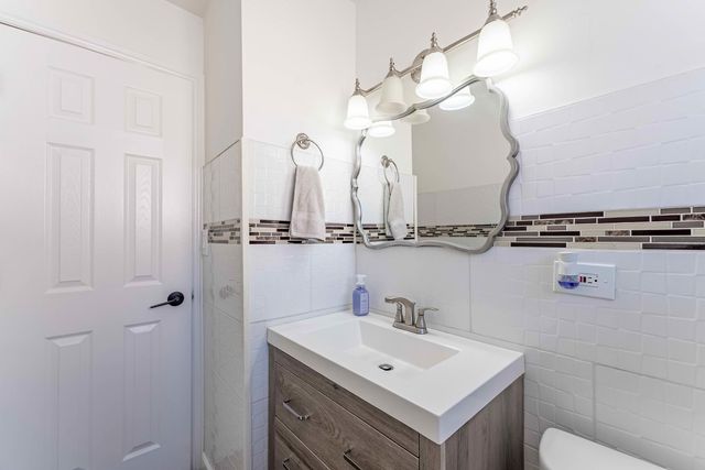 3507 N Narragansett Avenue, Chicago, IL 60634