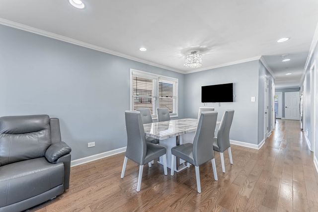 3507 N Narragansett Avenue, Chicago, IL 60634