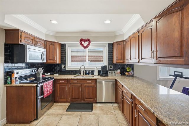 33367 Elgin Court, Sterling Heights, MI 48310