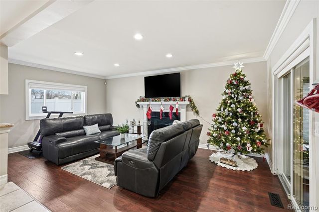 33367 Elgin Court, Sterling Heights, MI 48310