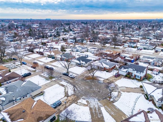 33367 Elgin Court, Sterling Heights, MI 48310