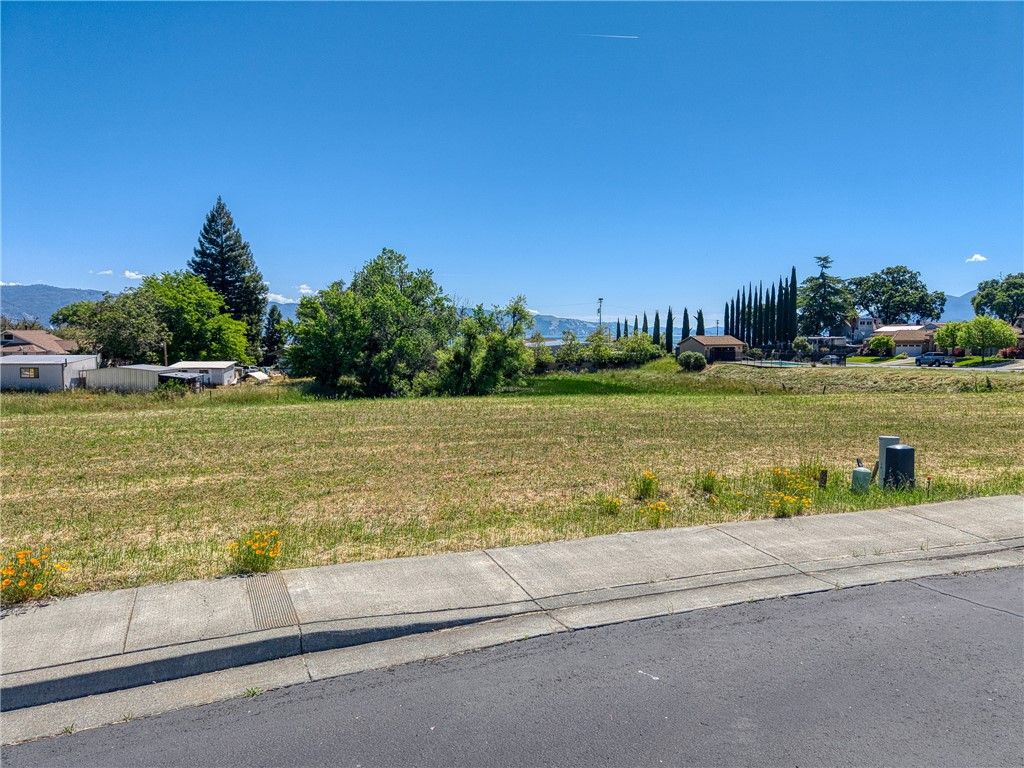 Image 5 of property listing at 2770 Lizzy Lane, Lakeport, CA 95453