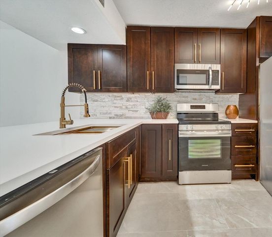 6181 Balboa Circle 303, Boca Raton, FL 33433