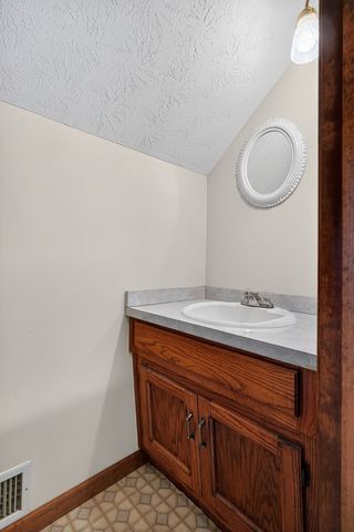 106 June St, Mcminnville, TN 37110