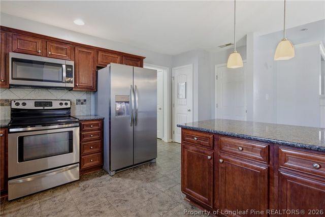 2142 Queen Elizabeth Lane, Hope Mills, NC 28348