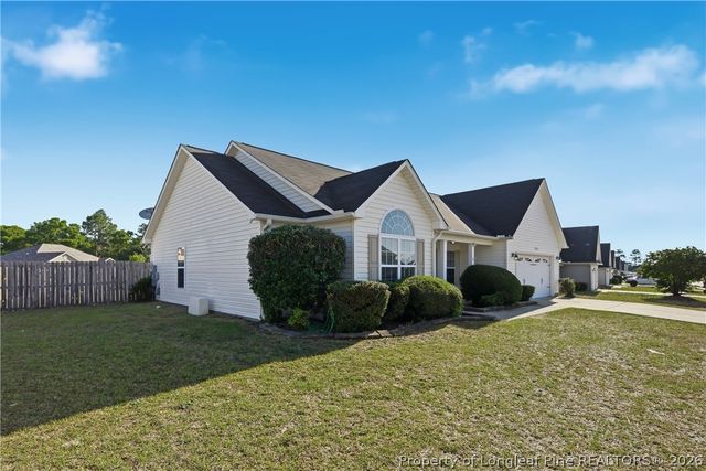 2142 Queen Elizabeth Lane, Hope Mills, NC 28348