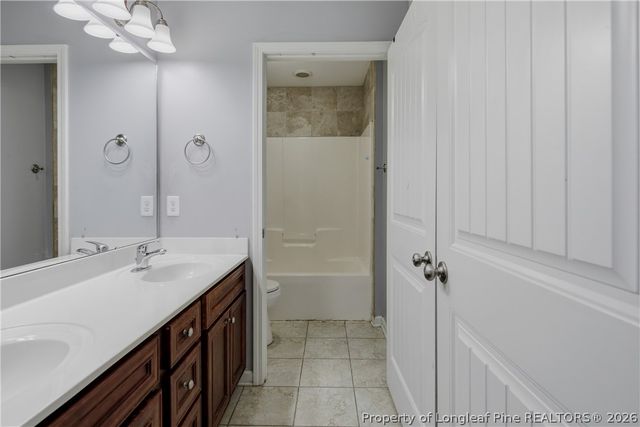 2142 Queen Elizabeth Lane, Hope Mills, NC 28348