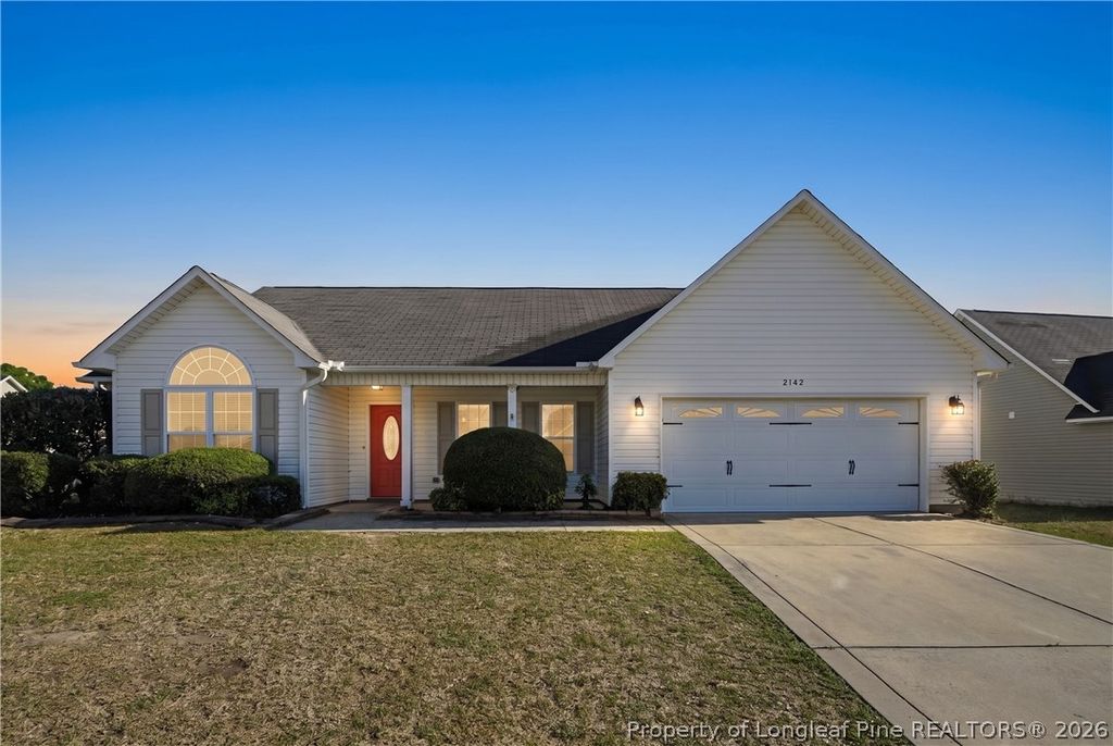 2142 Queen Elizabeth Lane, Hope Mills, NC 28348