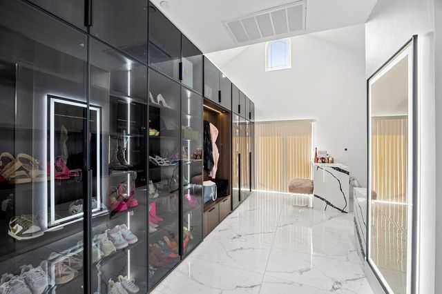 9425 S Wales Way, Elk Grove, CA 95758