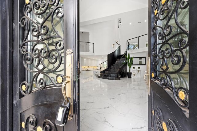 9425 S Wales Way, Elk Grove, CA 95758