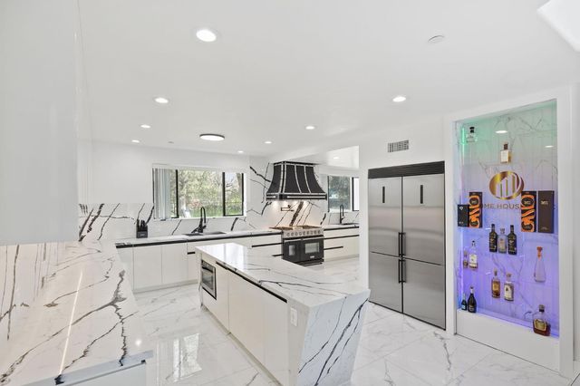 9425 S Wales Way, Elk Grove, CA 95758