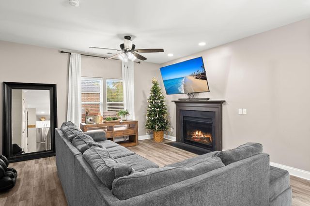 65 Folly Road Boulevard, Charleston, SC 29407