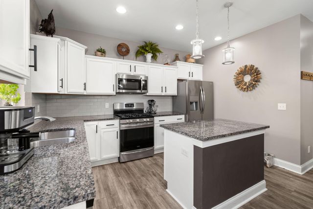 65 Folly Road Boulevard, Charleston, SC 29407