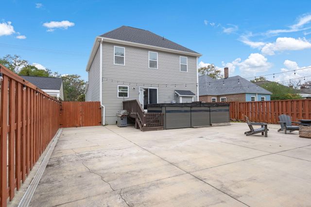 65 Folly Road Boulevard, Charleston, SC 29407