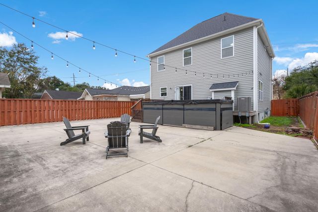 65 Folly Road Boulevard, Charleston, SC 29407