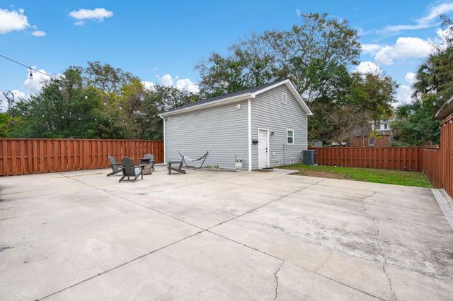 65 Folly Road Boulevard, Charleston, SC 29407