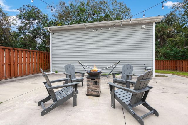 65 Folly Road Boulevard, Charleston, SC 29407