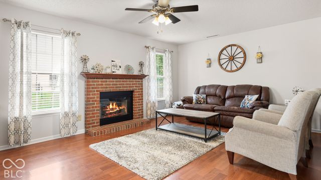 1124 E McClarnon Drive, Greenfield, IN 46140