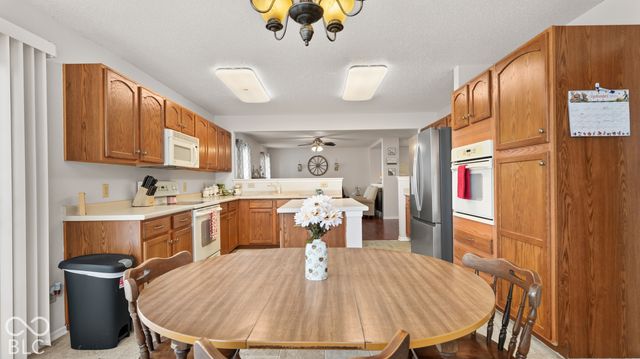 1124 E McClarnon Drive, Greenfield, IN 46140
