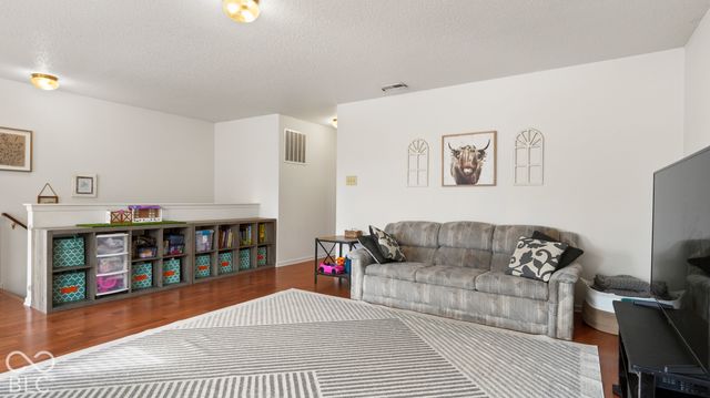 1124 E McClarnon Drive, Greenfield, IN 46140
