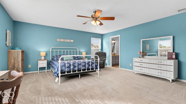 1124 E McClarnon Drive, Greenfield, IN 46140