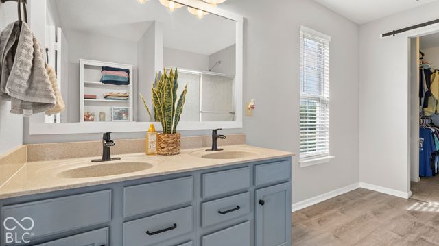 1124 E McClarnon Drive, Greenfield, IN 46140