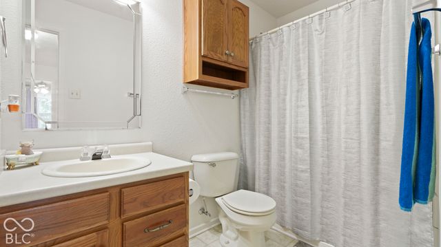 1124 E McClarnon Drive, Greenfield, IN 46140