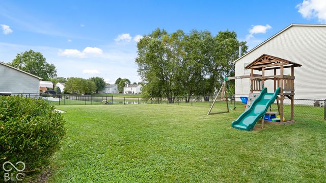 1124 E McClarnon Drive, Greenfield, IN 46140