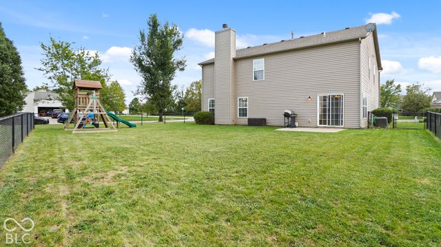 1124 E McClarnon Drive, Greenfield, IN 46140