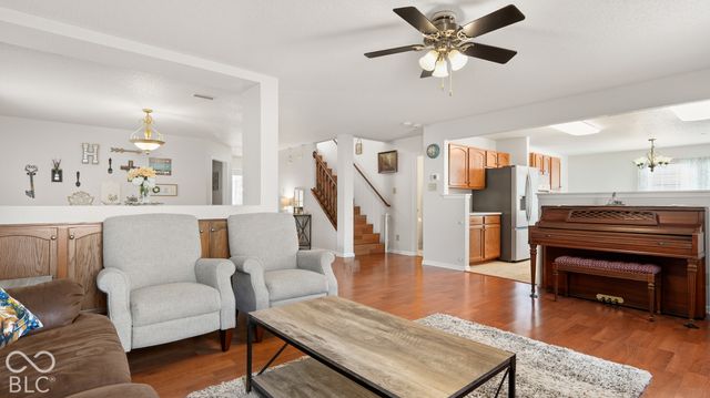 1124 E McClarnon Drive, Greenfield, IN 46140