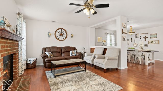 1124 E McClarnon Drive, Greenfield, IN 46140