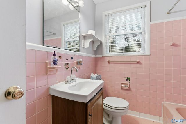 7602 Charlotte Drive SW, Huntsville, AL 35802