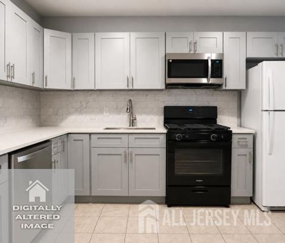 16 Lake Avenue 2B, East Brunswick, NJ 08816