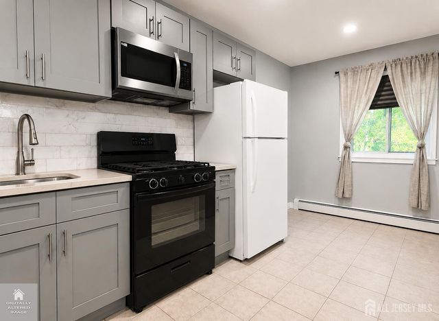 16 Lake Avenue 2B, East Brunswick, NJ 08816