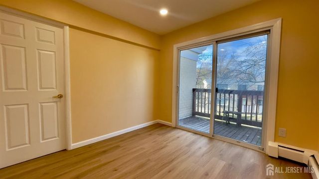 16 Lake Avenue 2B, East Brunswick, NJ 08816