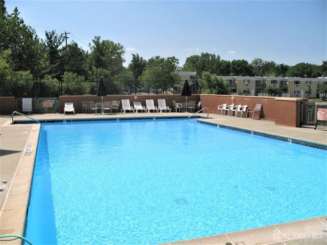 16 Lake Avenue 2B, East Brunswick, NJ 08816