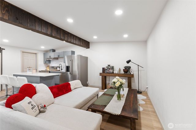 7415 100th Street E, Puyallup, WA 98373